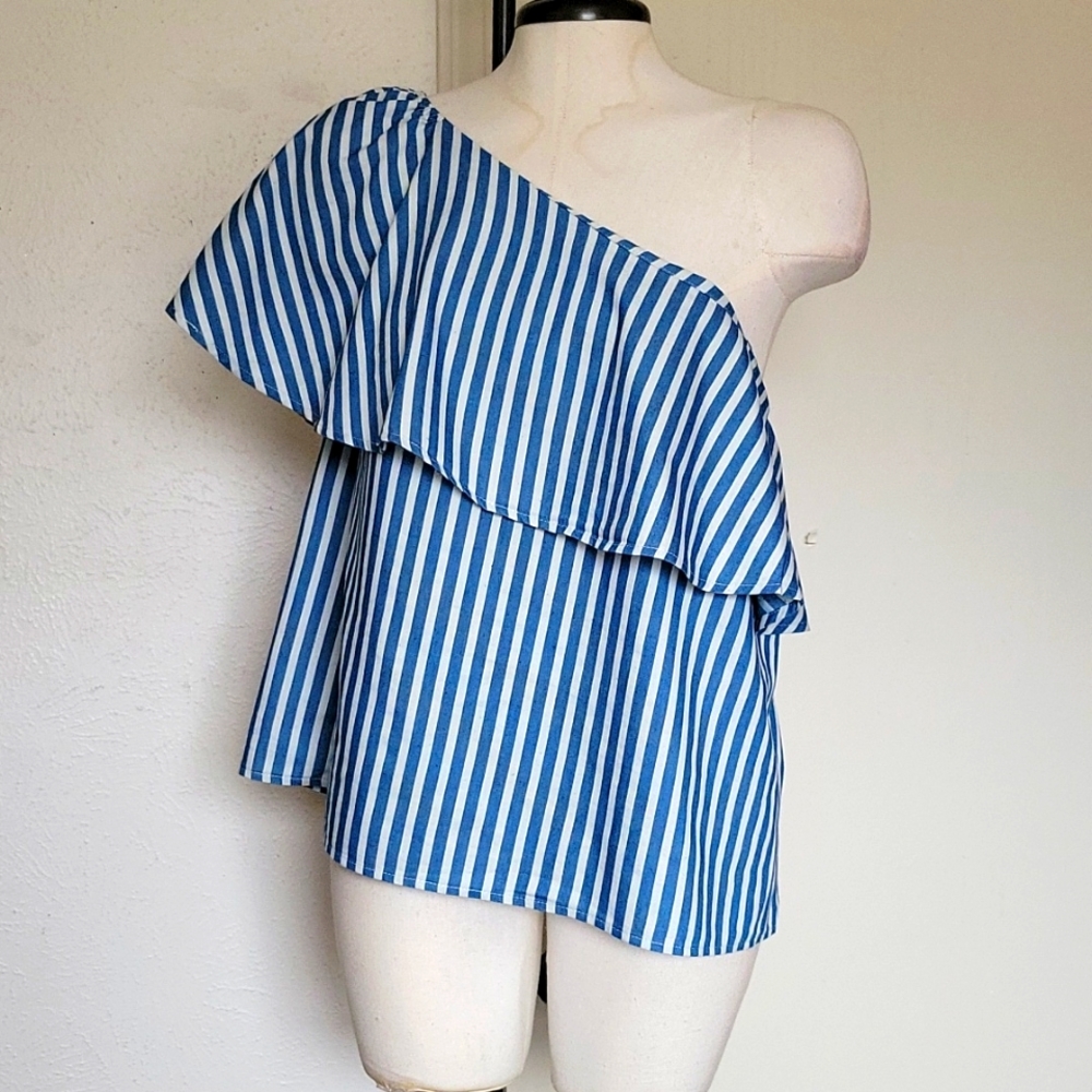 Flying Tomato off the shoulder tunic